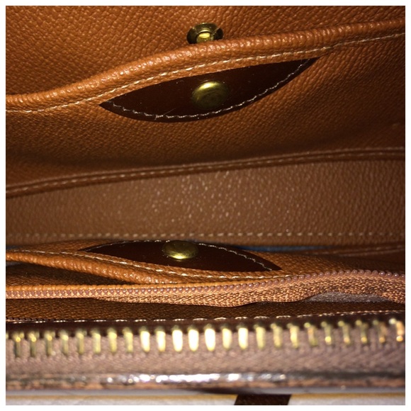 Dooney & Bourke Crossbody Bag - Picture 5 of 12